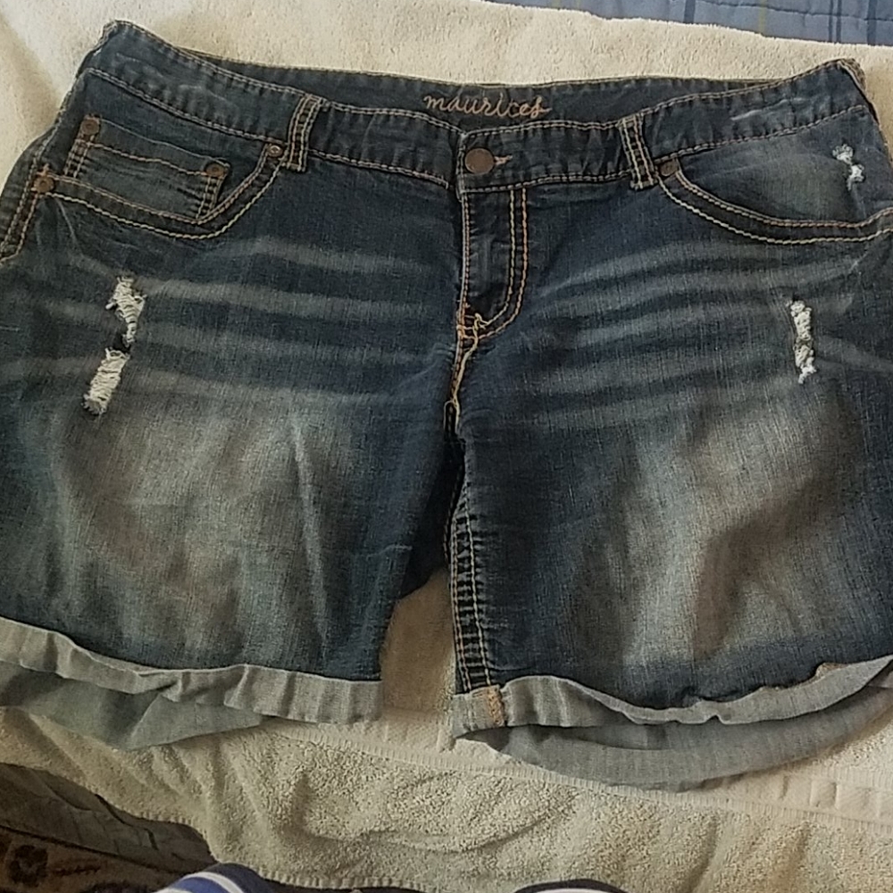 Maurice distressed shorts
